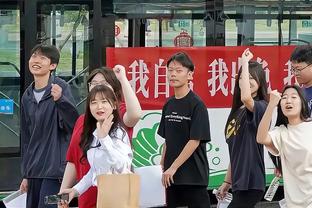 不服输✊艾因后卫：C罗赛后找到我并告诉我，他们会赢下次回合